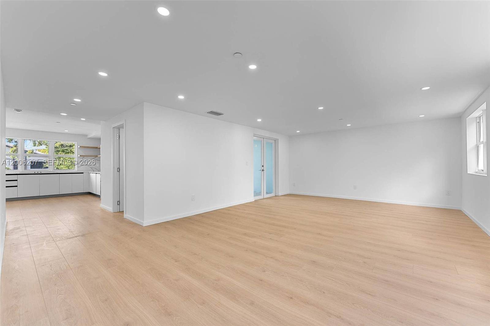 824 SE 12th CtFort Lauderdale - Apartments-Annual,Townhouse condo unit 828 - picture