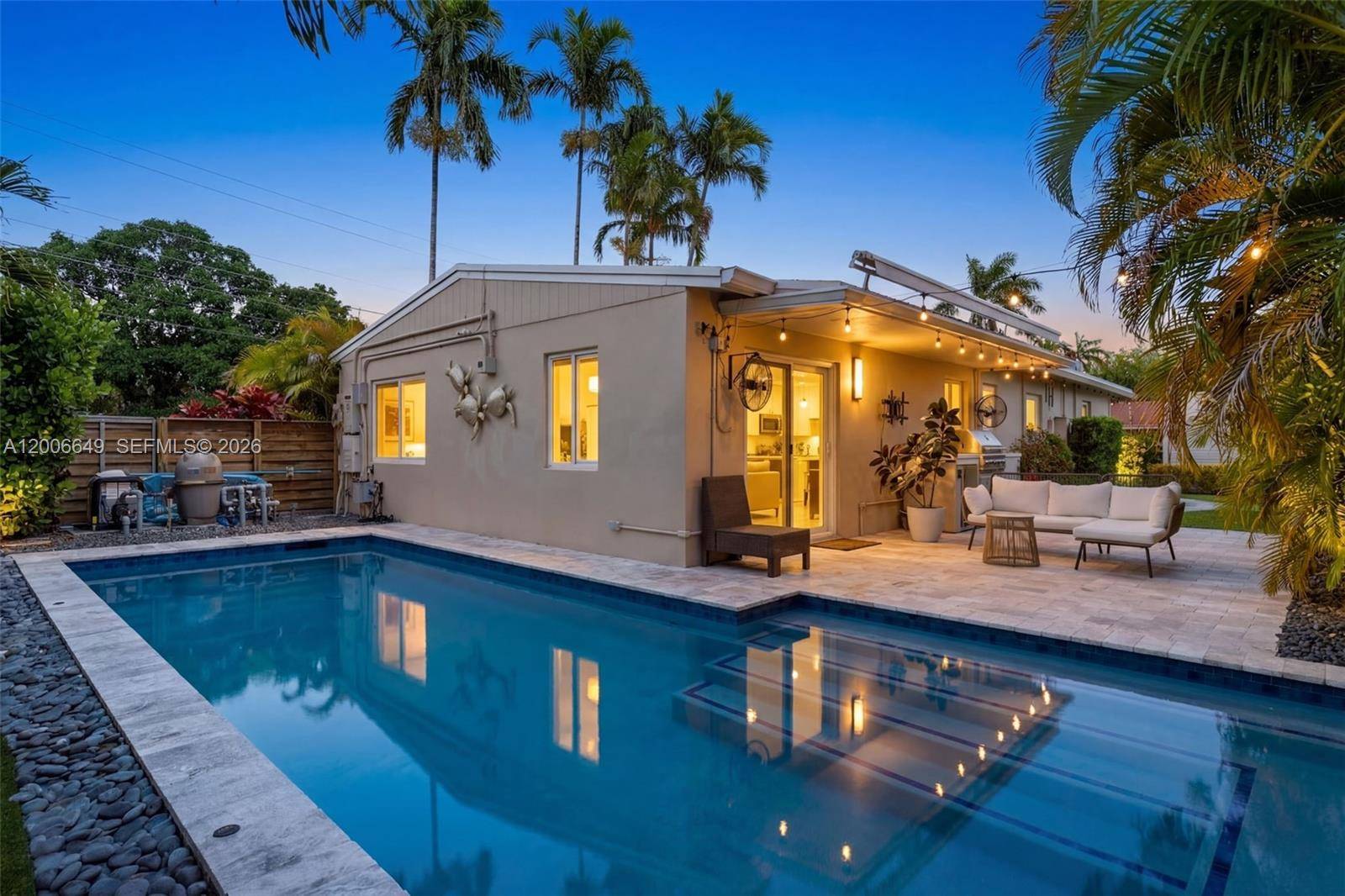 930 N 11th CtHollywood - picture