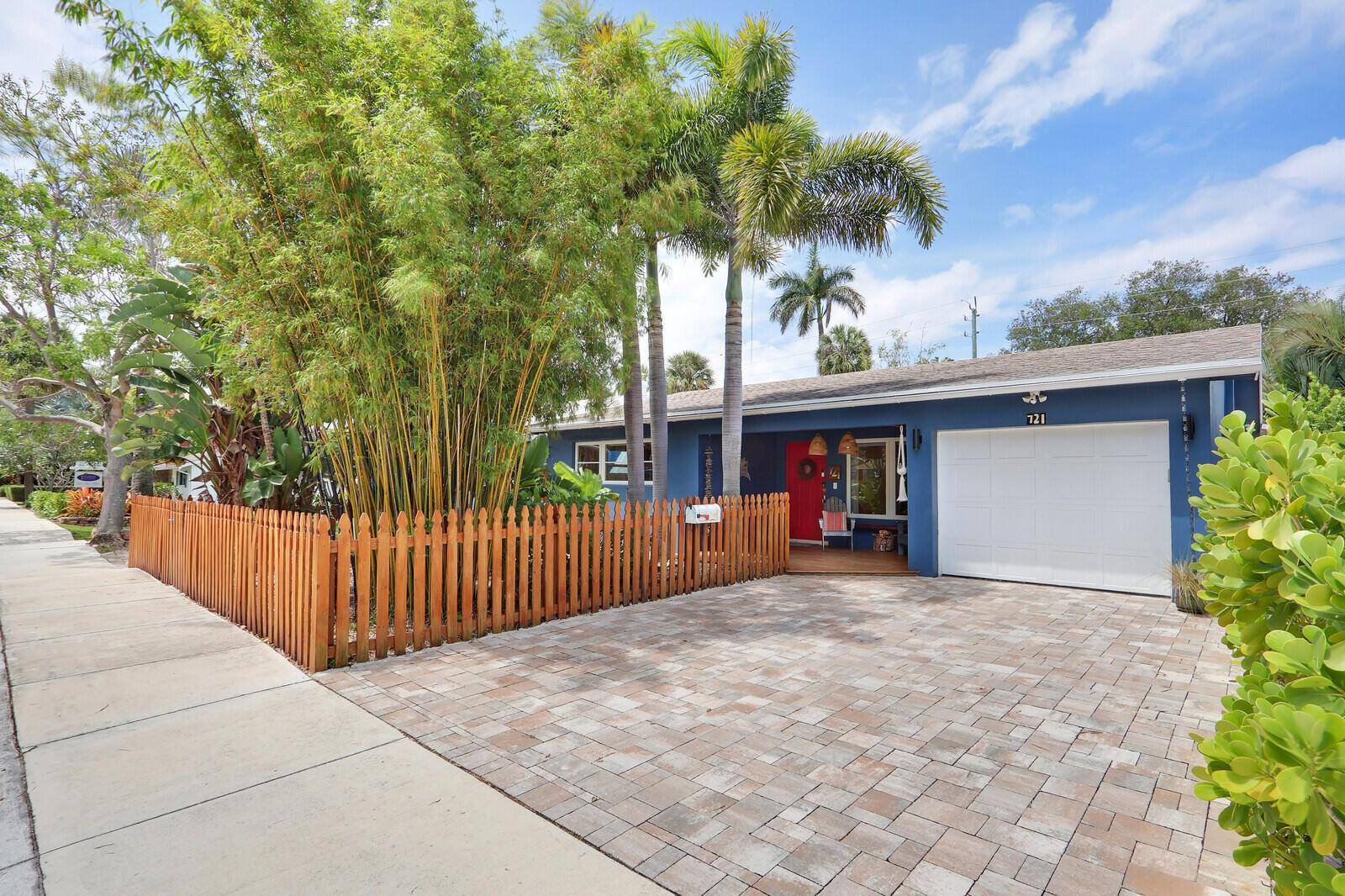 721 N Lakeside - picture