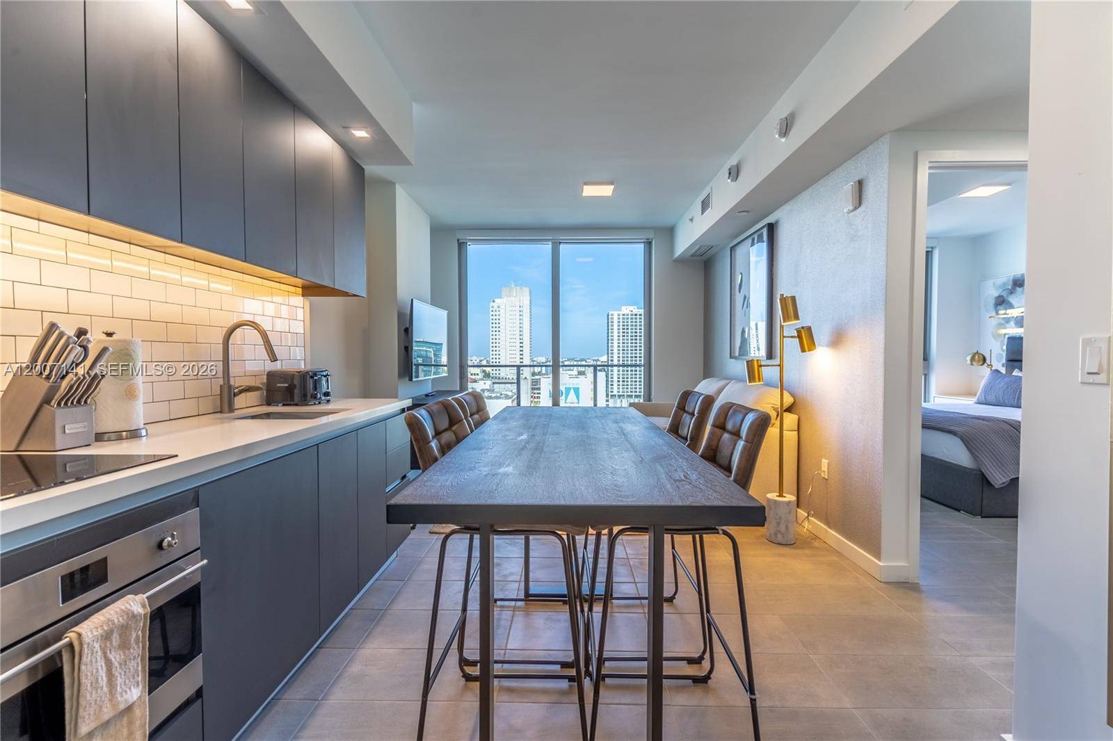 227 NE 2nd StMiami - Condo/Co-Op/Annual,Condo condo unit 2004 - picture