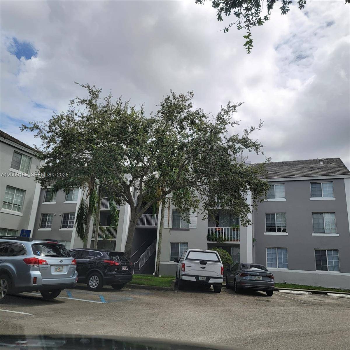 711 SW 111th WayPembroke Pines - Condo 1-4 Stories,Condo condo unit 301 - picture