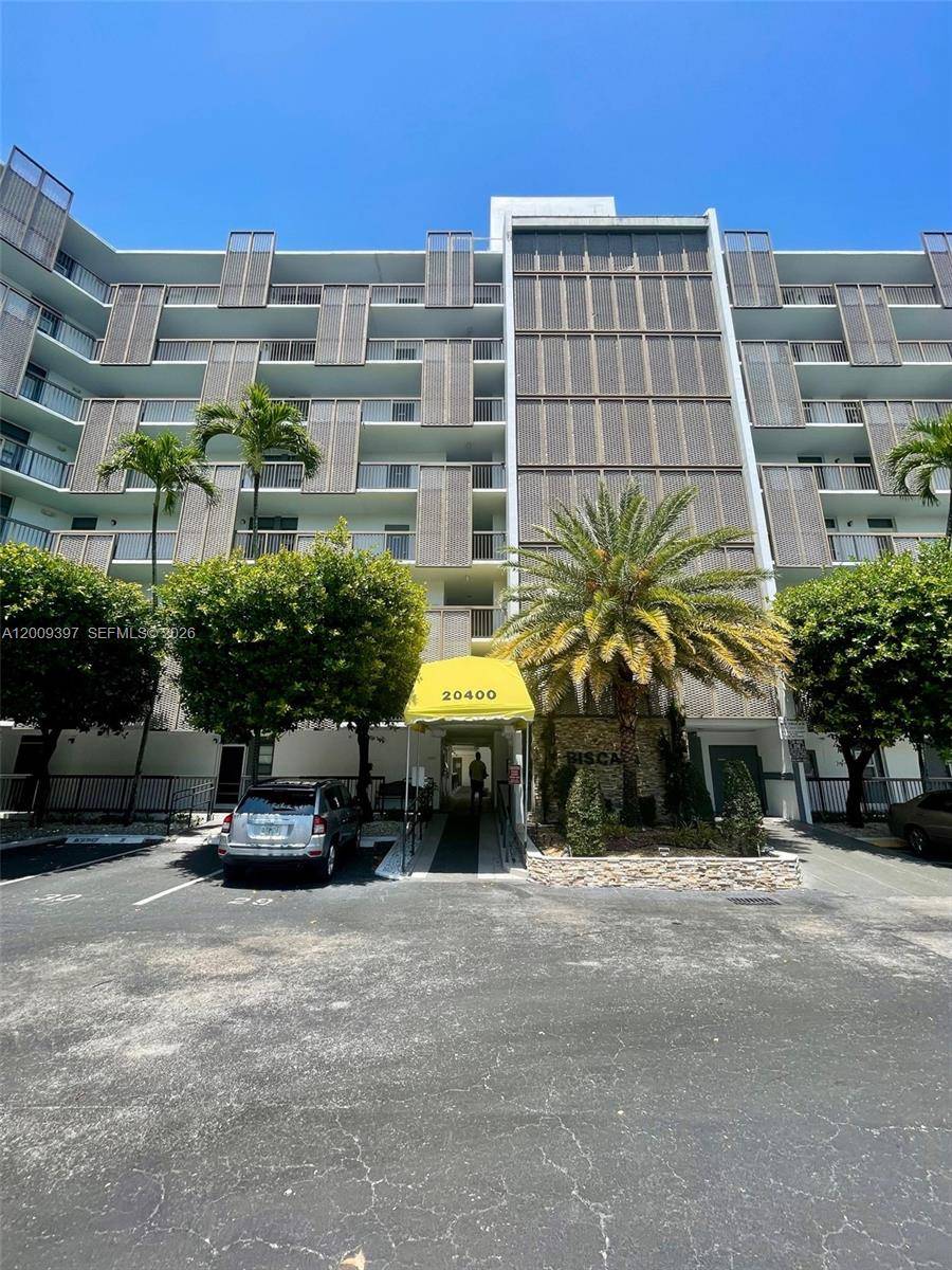 20400 W Country Club DrAventura - Condo 5+ Stories,Condo condo unit 608 - picture