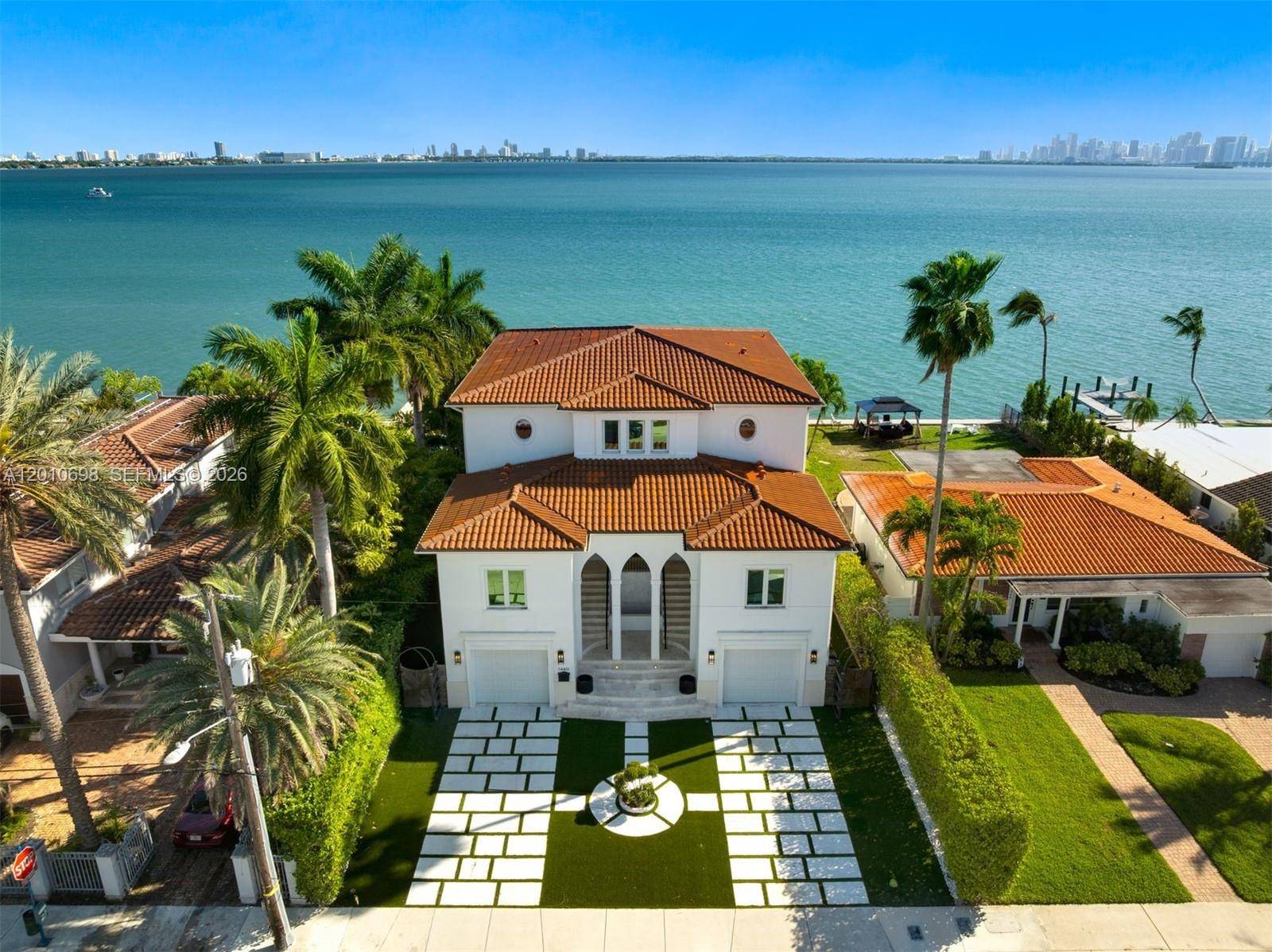 1460 S Treasure DrNorth Bay Village - picture