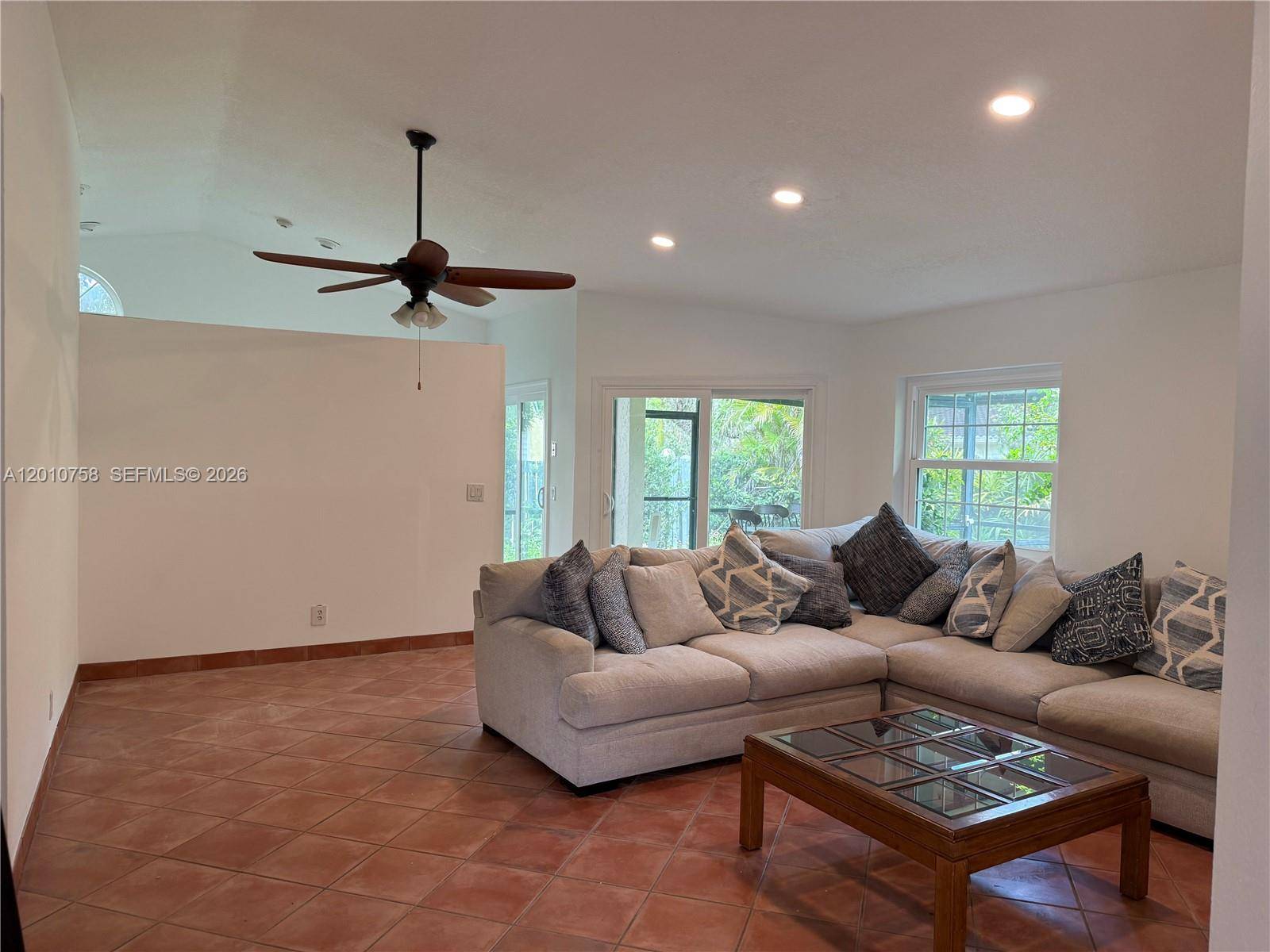 1407 Seagrape CirWeston - picture