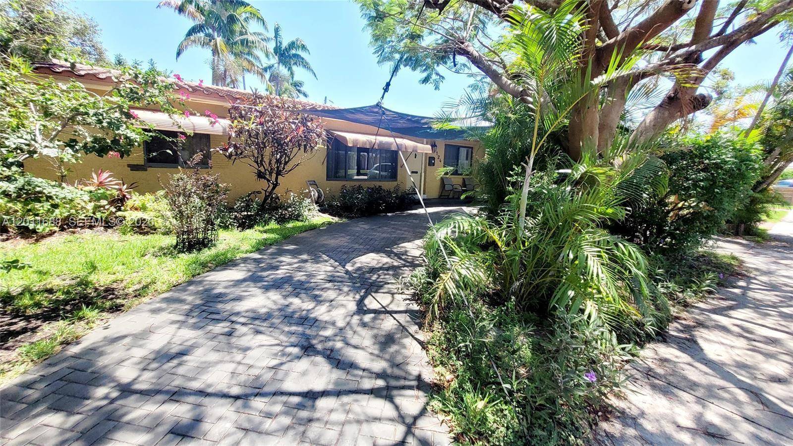 1124 NE 7th StHallandale Beach - picture