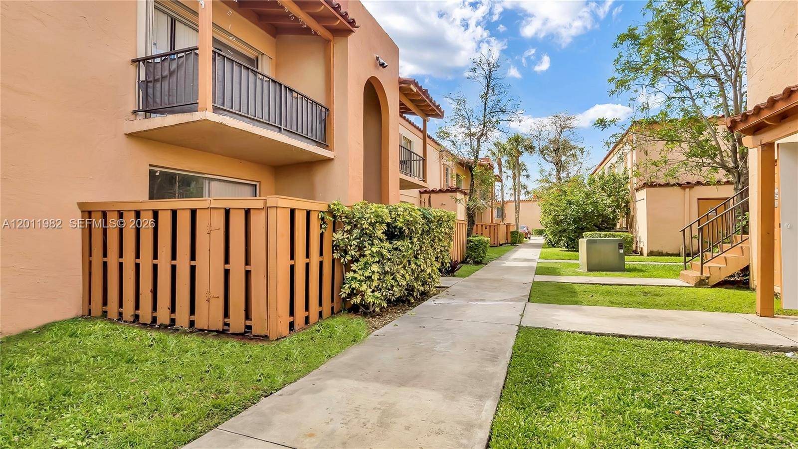 7231 Miami Lakes DrMiami Lakes - Condo 1-4 Stories,Condo condo unit C5 - picture