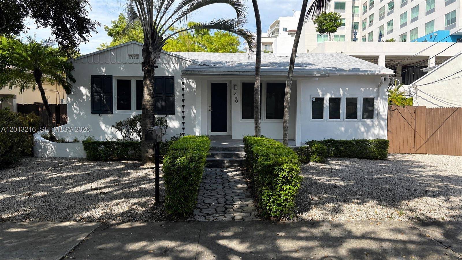 250 SW 19th RdMiami - picture