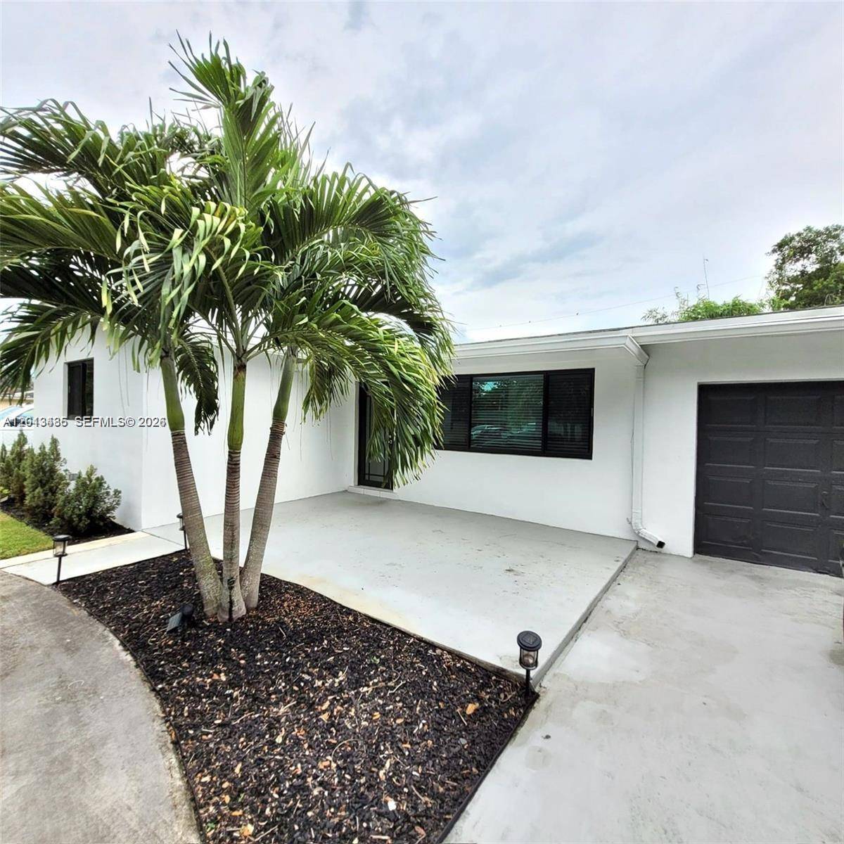 6730 Charleston StHollywood - picture