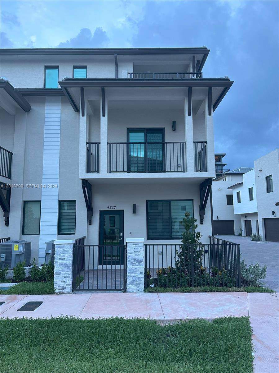 4227 NW 83rd PathDoral - picture