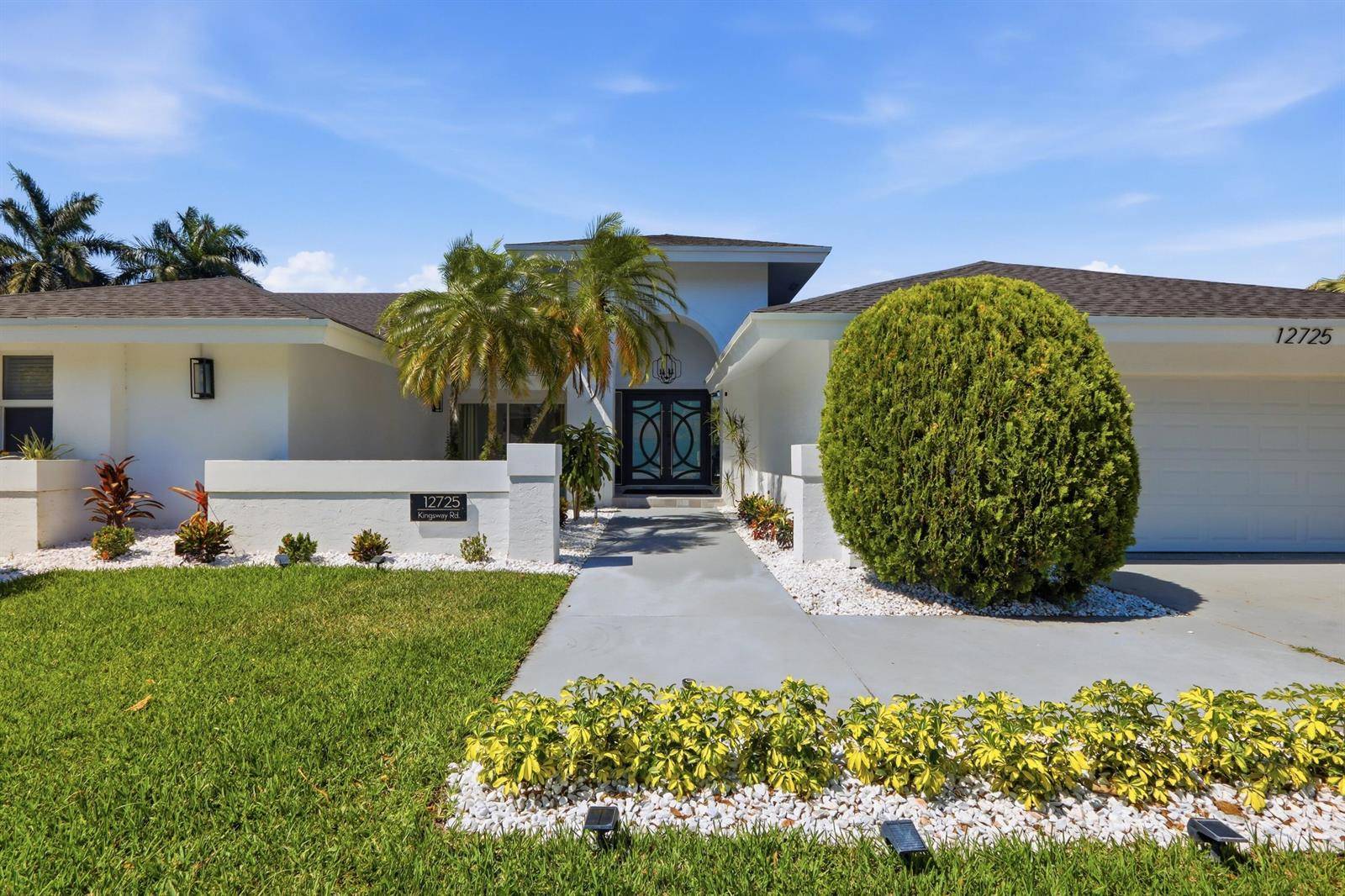 12725 KingswayWellington - picture