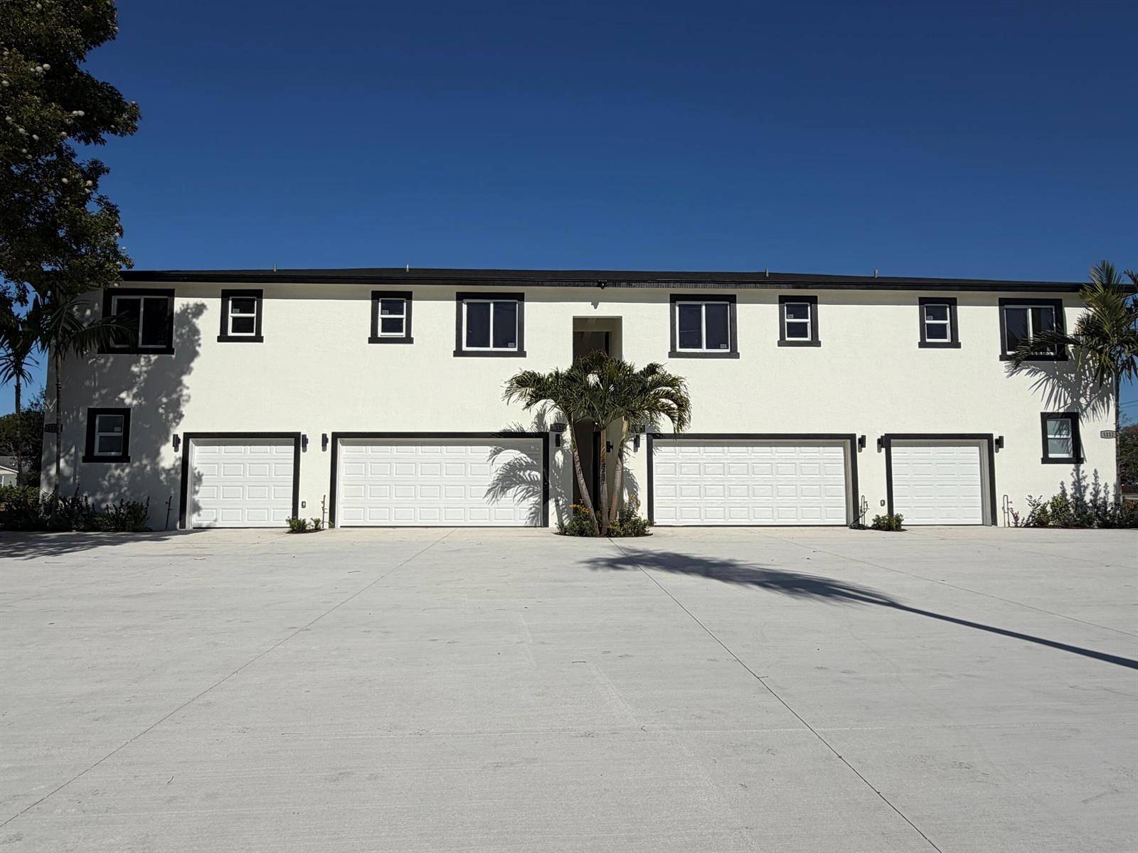 1112 WhitepineWellington - Townhouse condo unit 1116 - picture