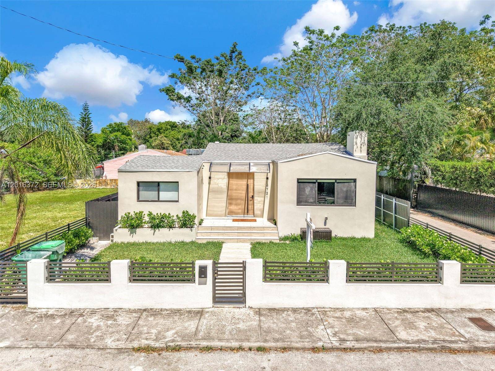 4721 NW 6th AveMiami - picture