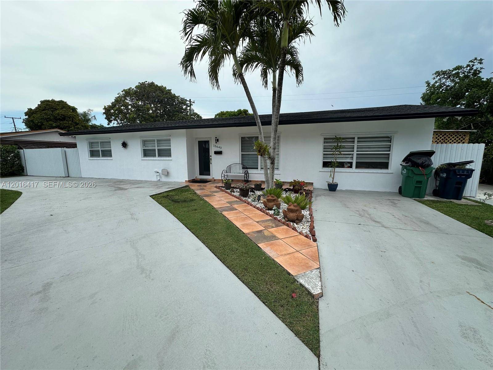 15640 SW 102nd PlMiami - Single Family-Annual,House condo unit 15640 - picture