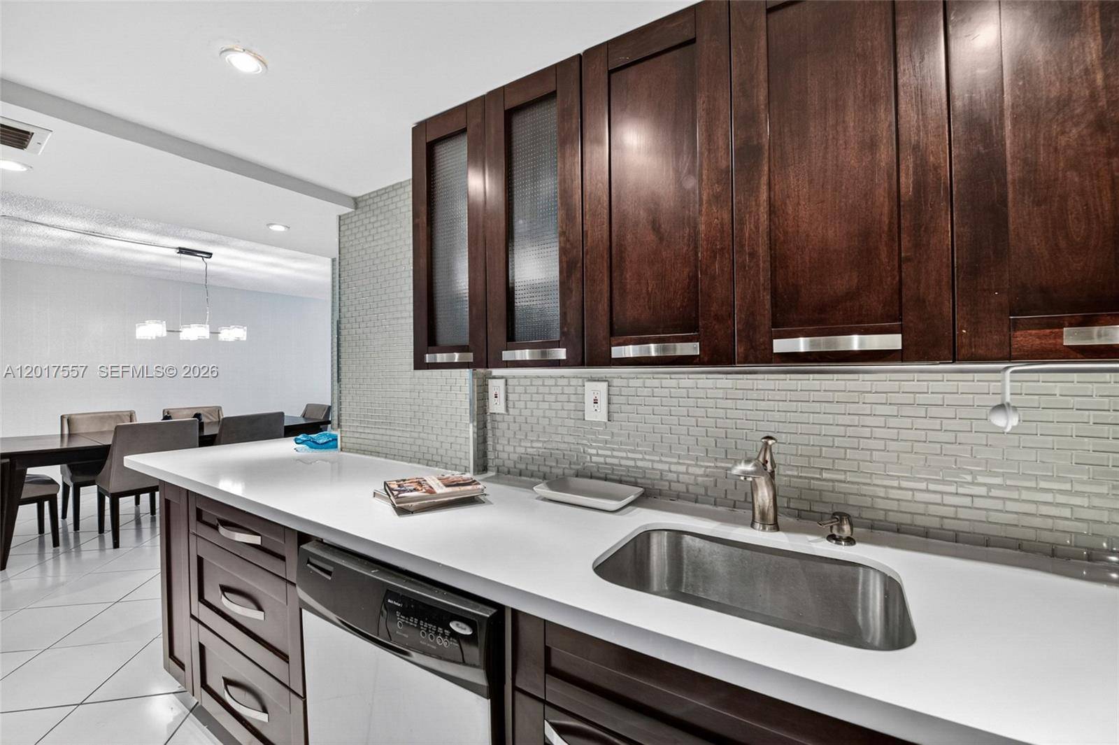 2401 Collins AveMiami Beach - Condo/Co-Op/Annual,Condo condo unit 1107 - picture