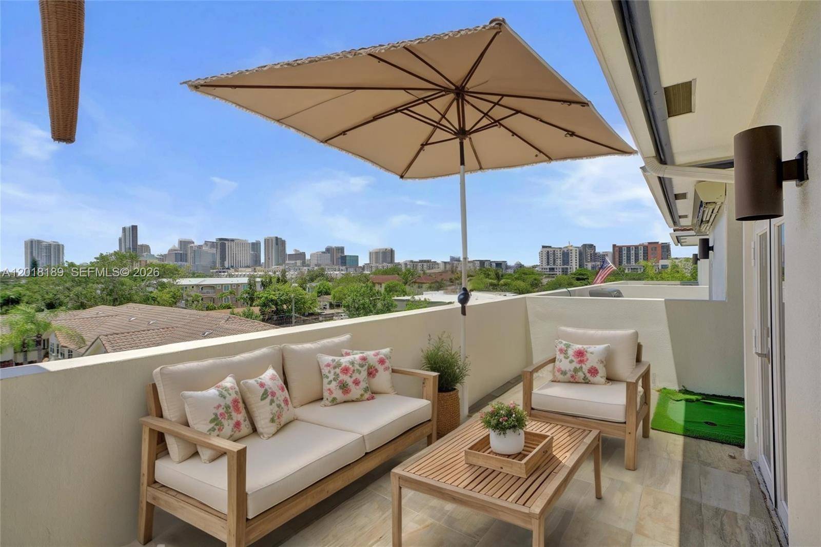 820 NE 7th StFort Lauderdale - Townhouse/Villa-Annual,Townhouse condo unit G - picture