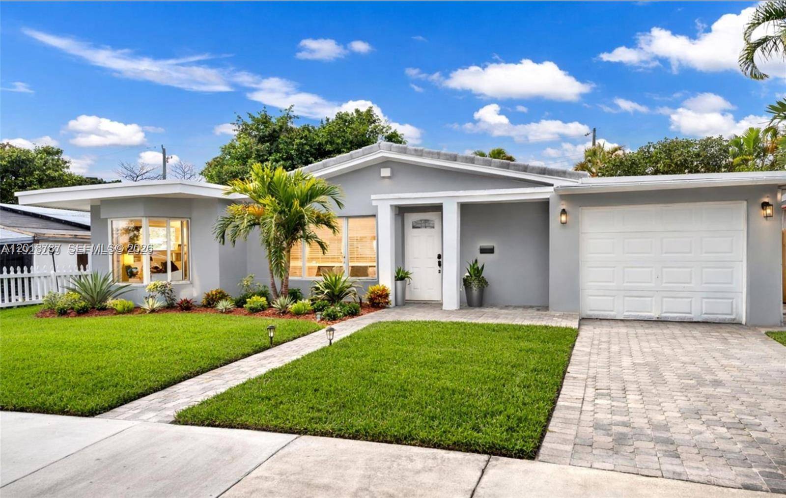 1881 NW 5th TerPompano Beach - Single Family-Annual,House condo unit 1881 - picture