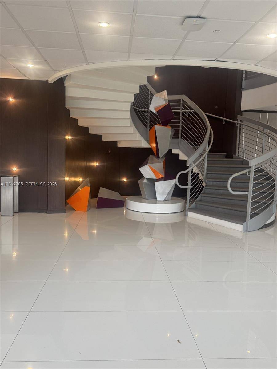 5701 Collins AveMiami Beach - Condo/Co-Op/Annual,Condo condo unit 511 - picture