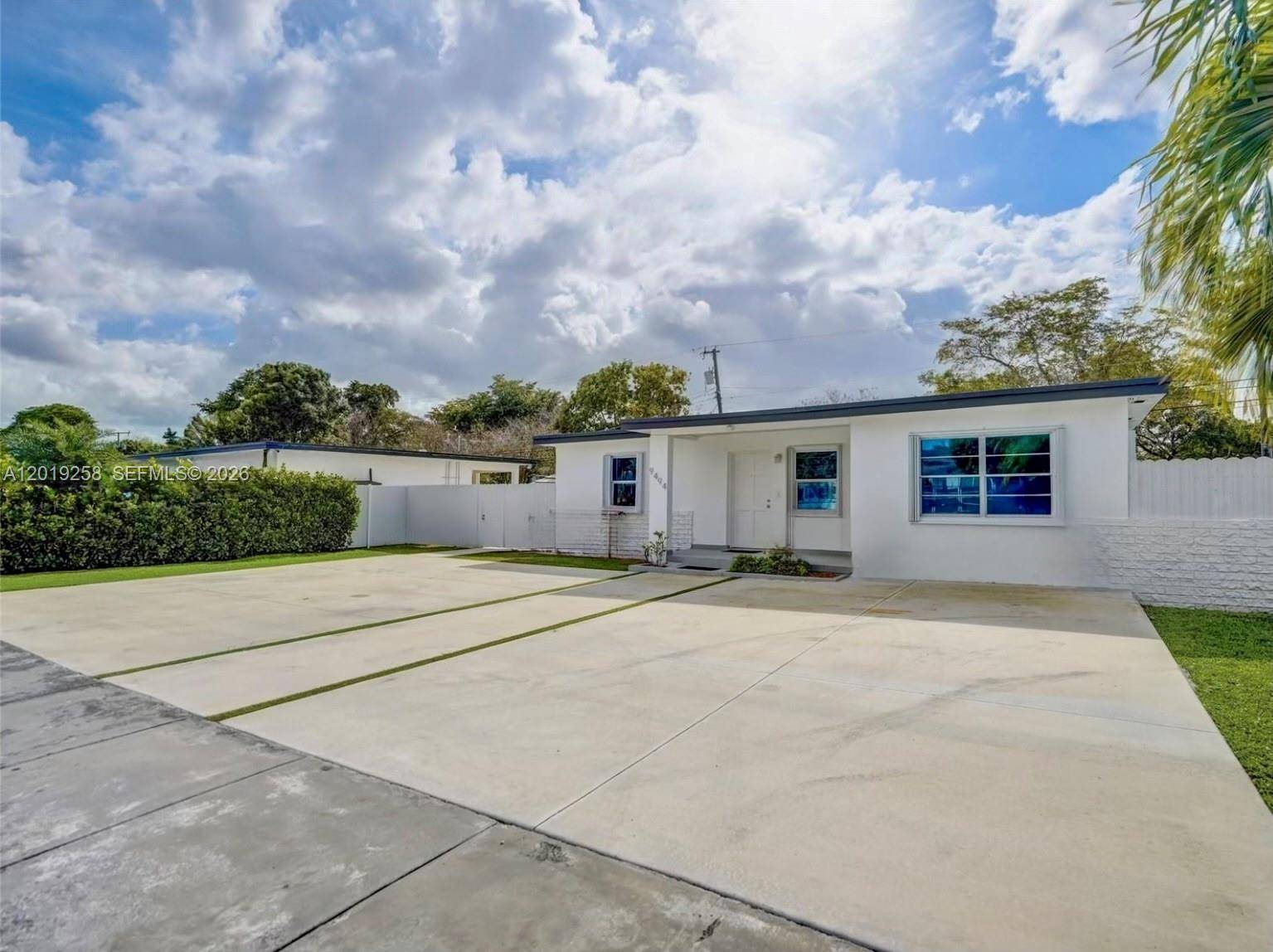 9494 SW 39th StMiami - picture