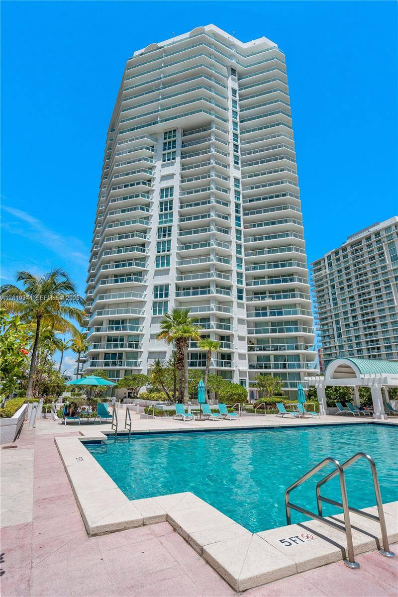 16500 Collins AveSunny Isles Beach - Condo/Co-Op/Annual,Condo condo unit 652 - picture