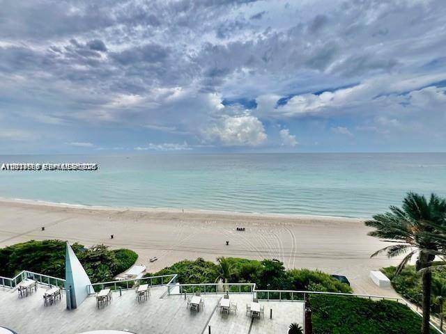 17121 Collins AveSunny Isles Beach - Condo/Co-Op/Annual,Condo condo unit 1003 - picture
