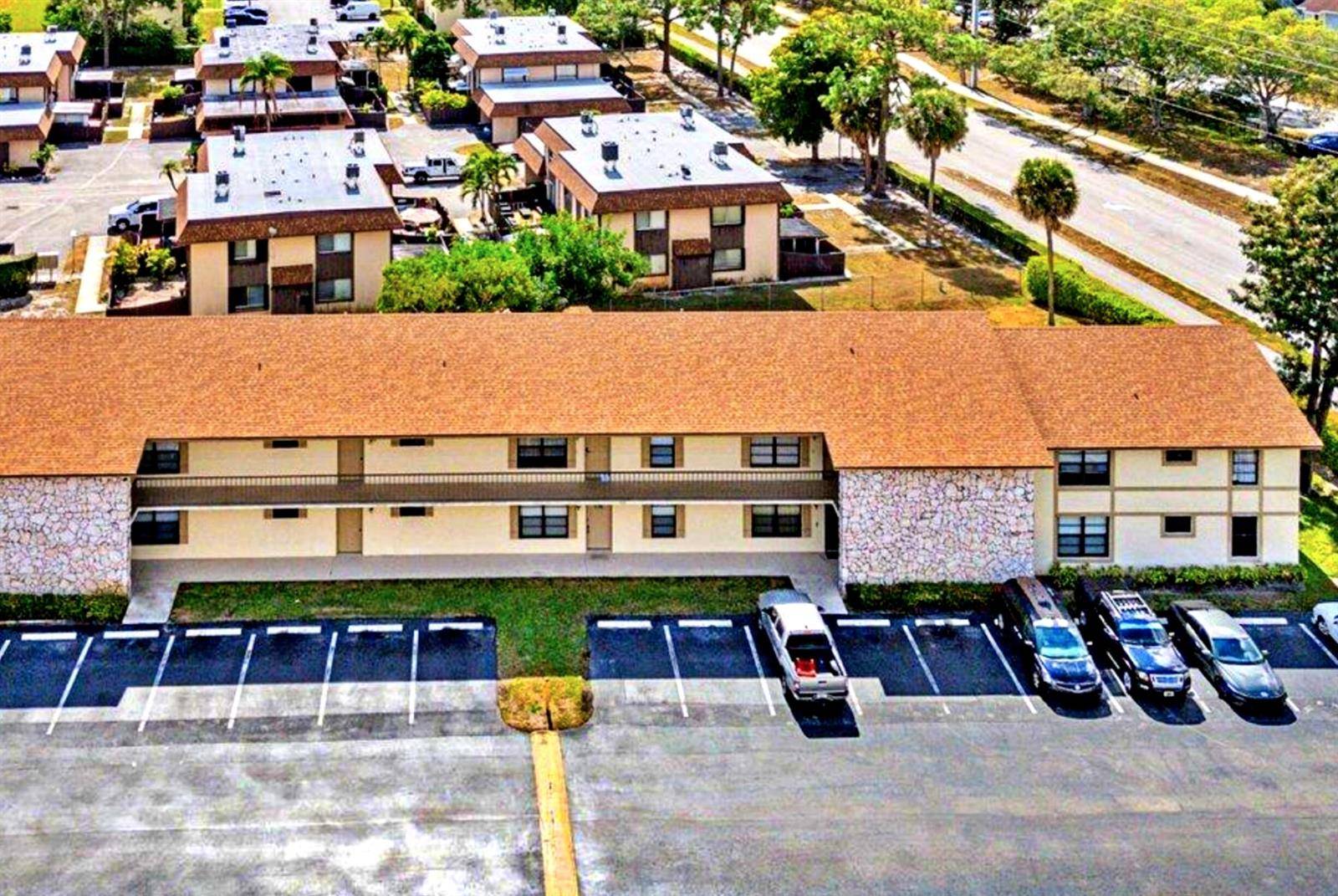 5894 LongbowWest Palm Beach - Condo condo unit Apt 10 - picture