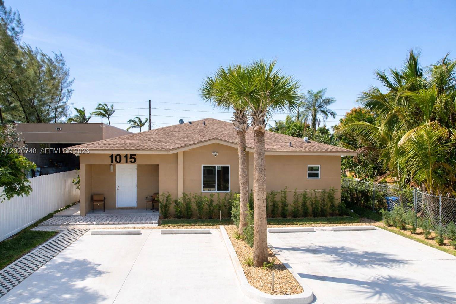 1015 NW 8th AveFort Lauderdale - Duplex/Tri/Quad-Annual,Multi Family condo unit A-B - picture