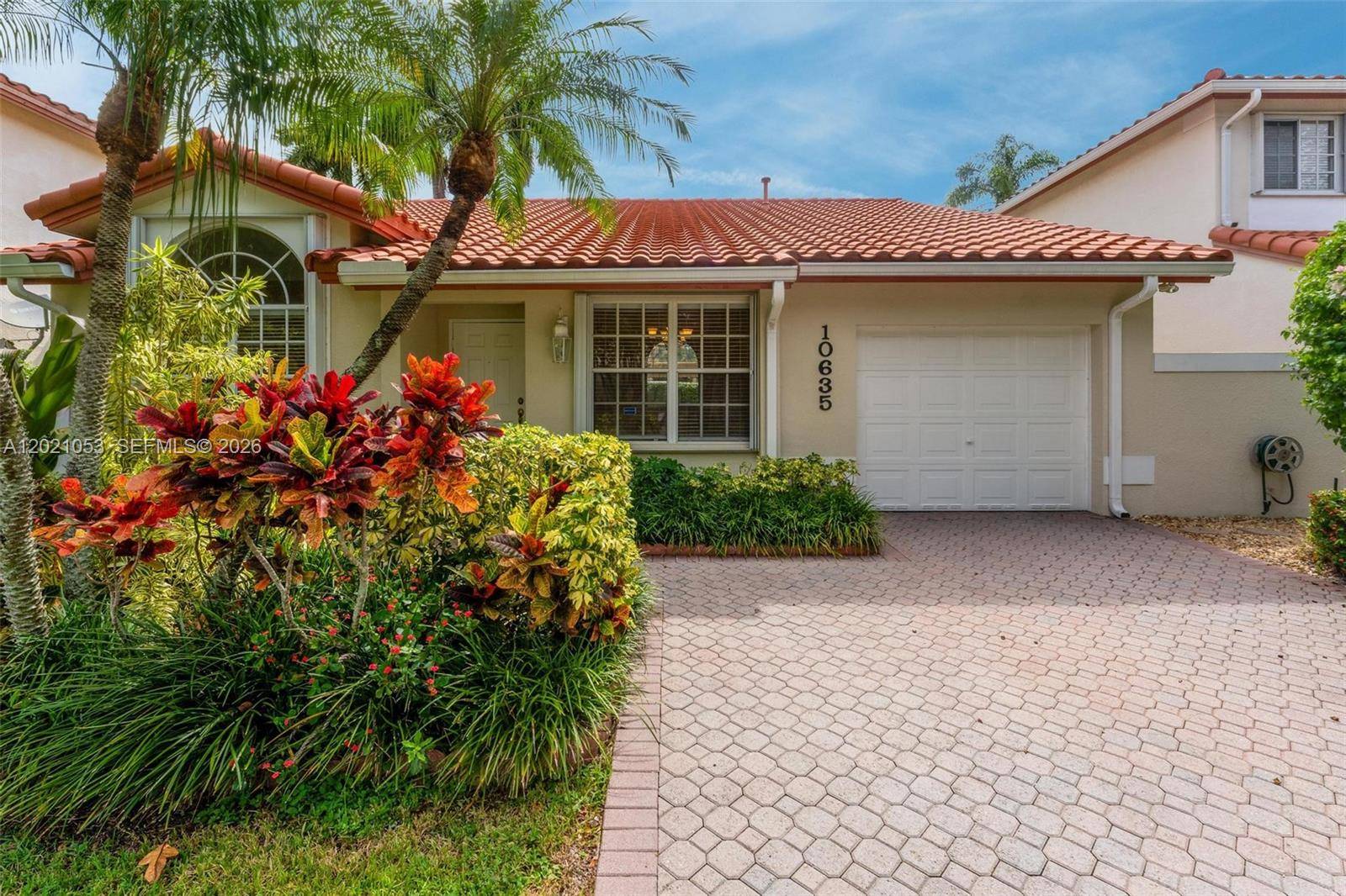 10635 NW 54th StDoral - picture