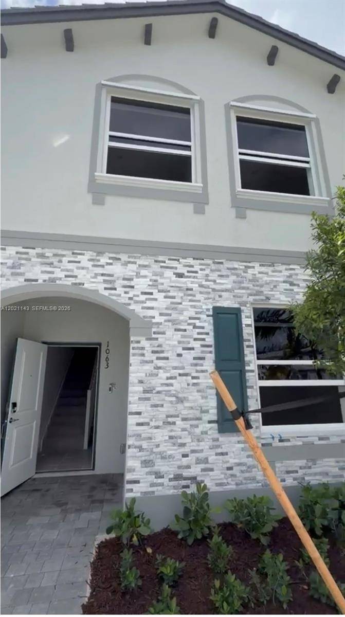 1063 SE 2nd TerHomestead - Townhouse/Villa-Annual,Townhouse condo unit 1063 - picture