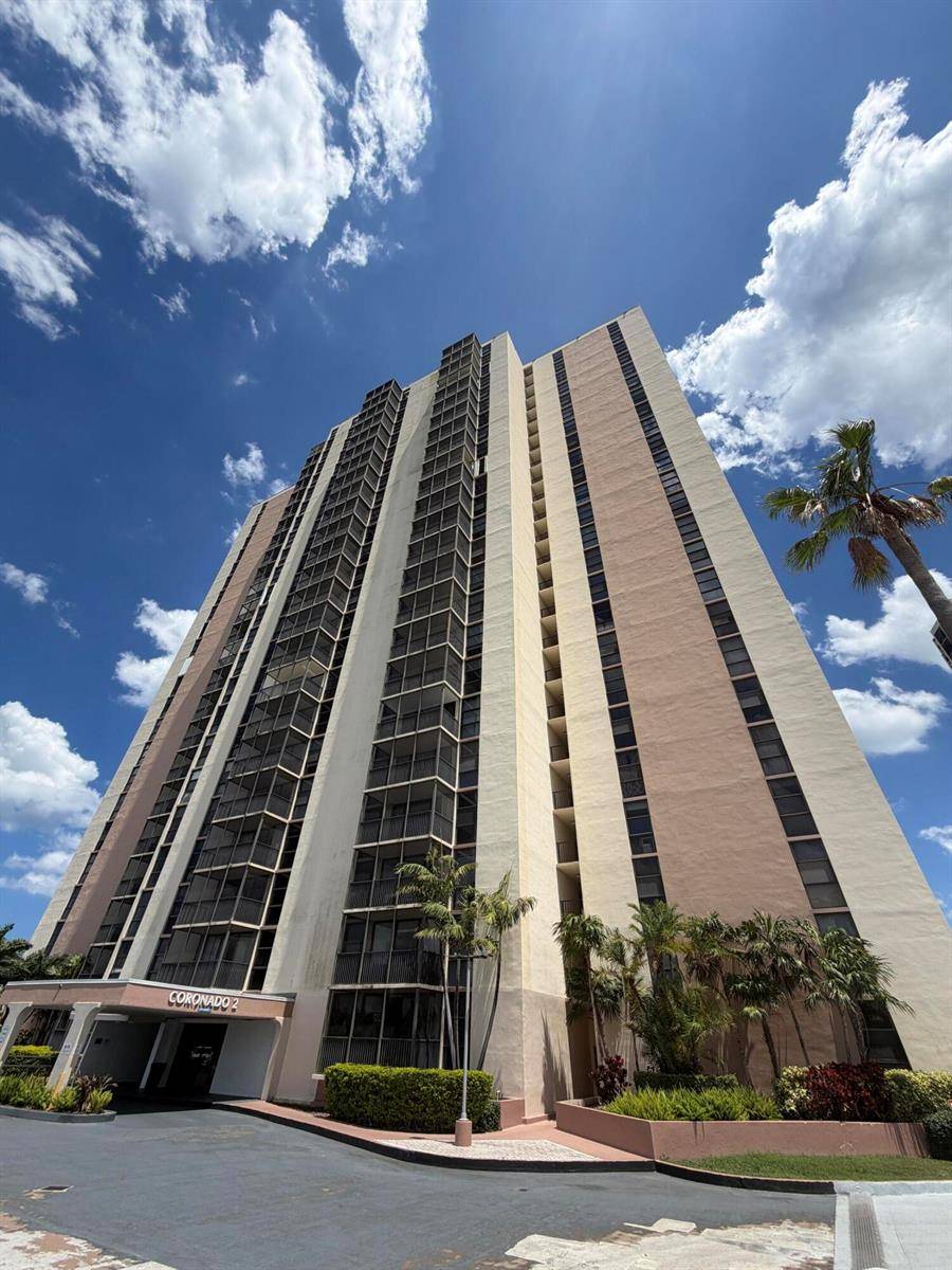 20301 W Country ClubAventura - Condo condo unit 329 - picture