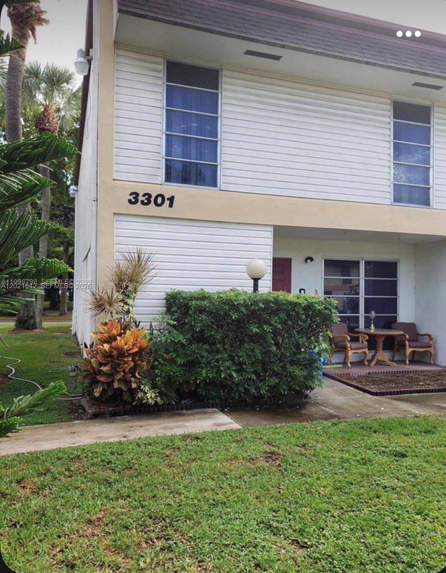 3301 NW Raleigh StHollywood - Townhouse/Villa-Annual,Townhouse condo unit 4A - picture