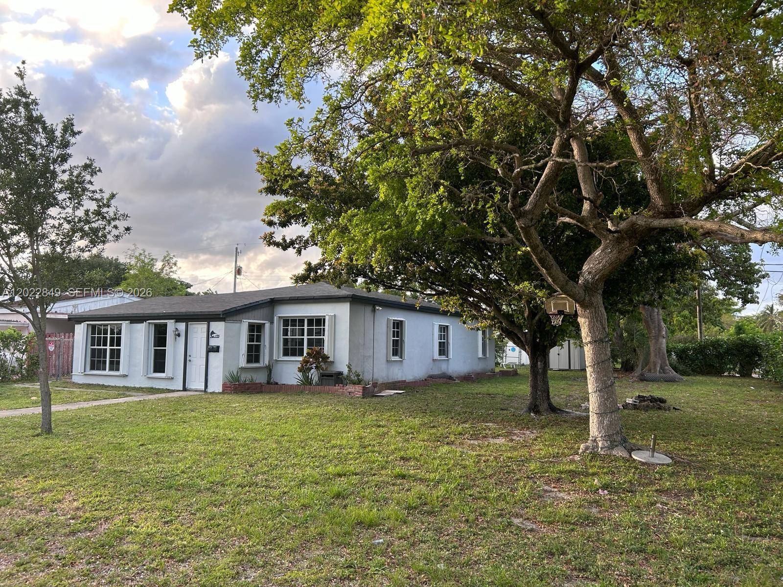 1795 NE 175th StNorth Miami Beach - Single Family-Annual,House condo unit 1795 - picture