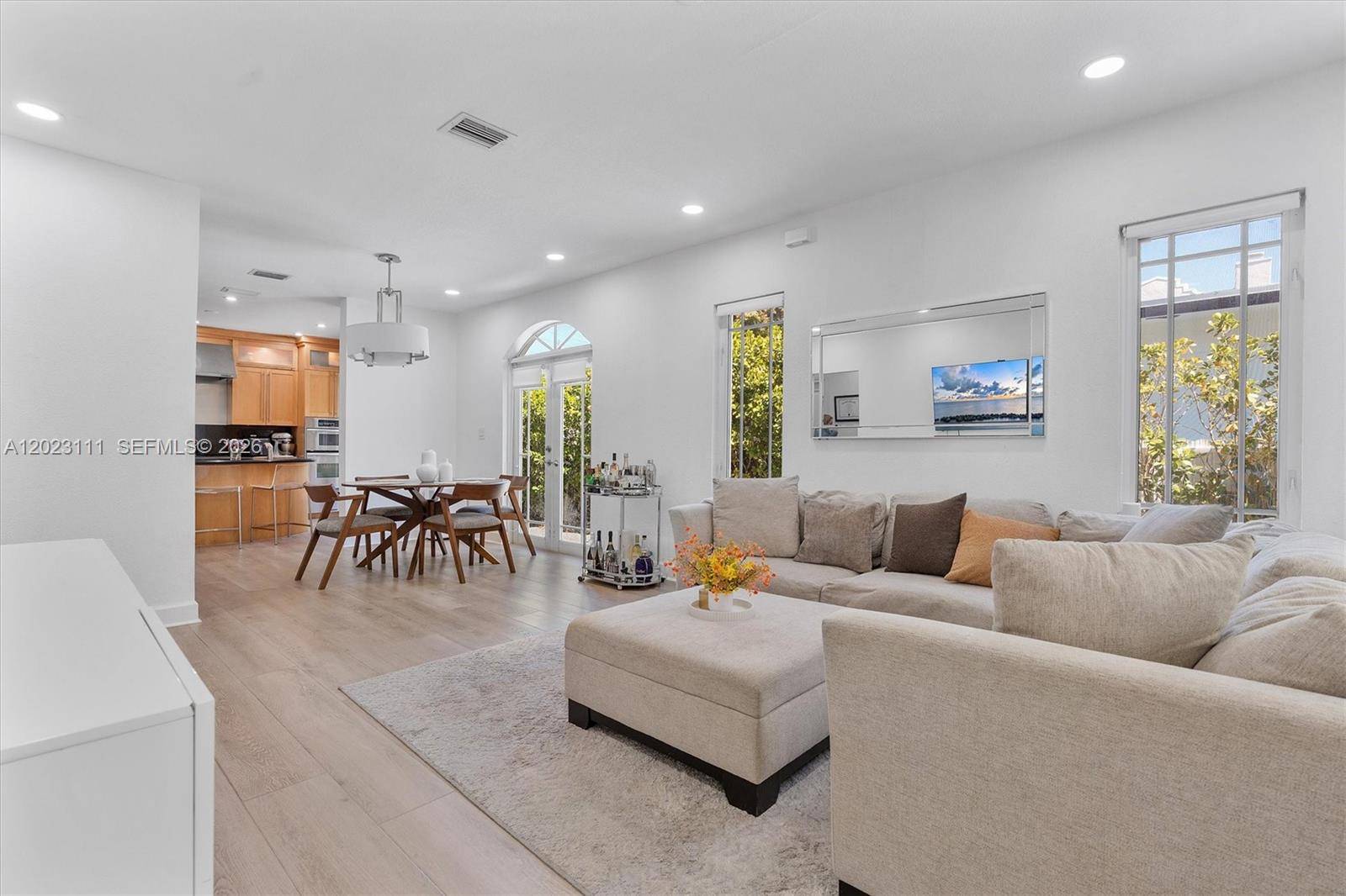 2231 SW 17th StMiami - picture