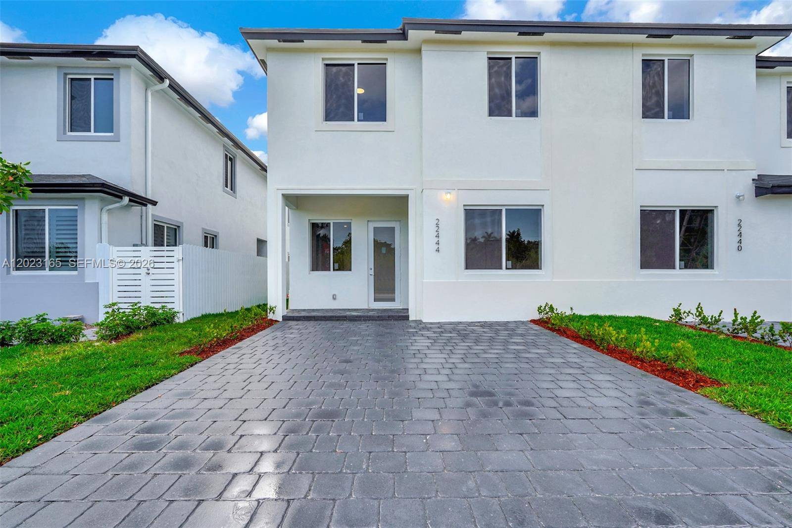 22555 SW 125 aveMiami - Townhouse/Villa-Annual,Townhouse condo unit 13A - picture
