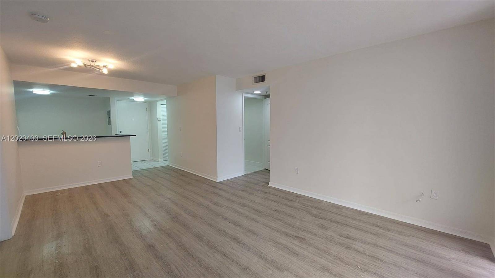 2642 Collins AveMiami Beach - Condo/Co-Op/Annual,Condo condo unit 408 - picture