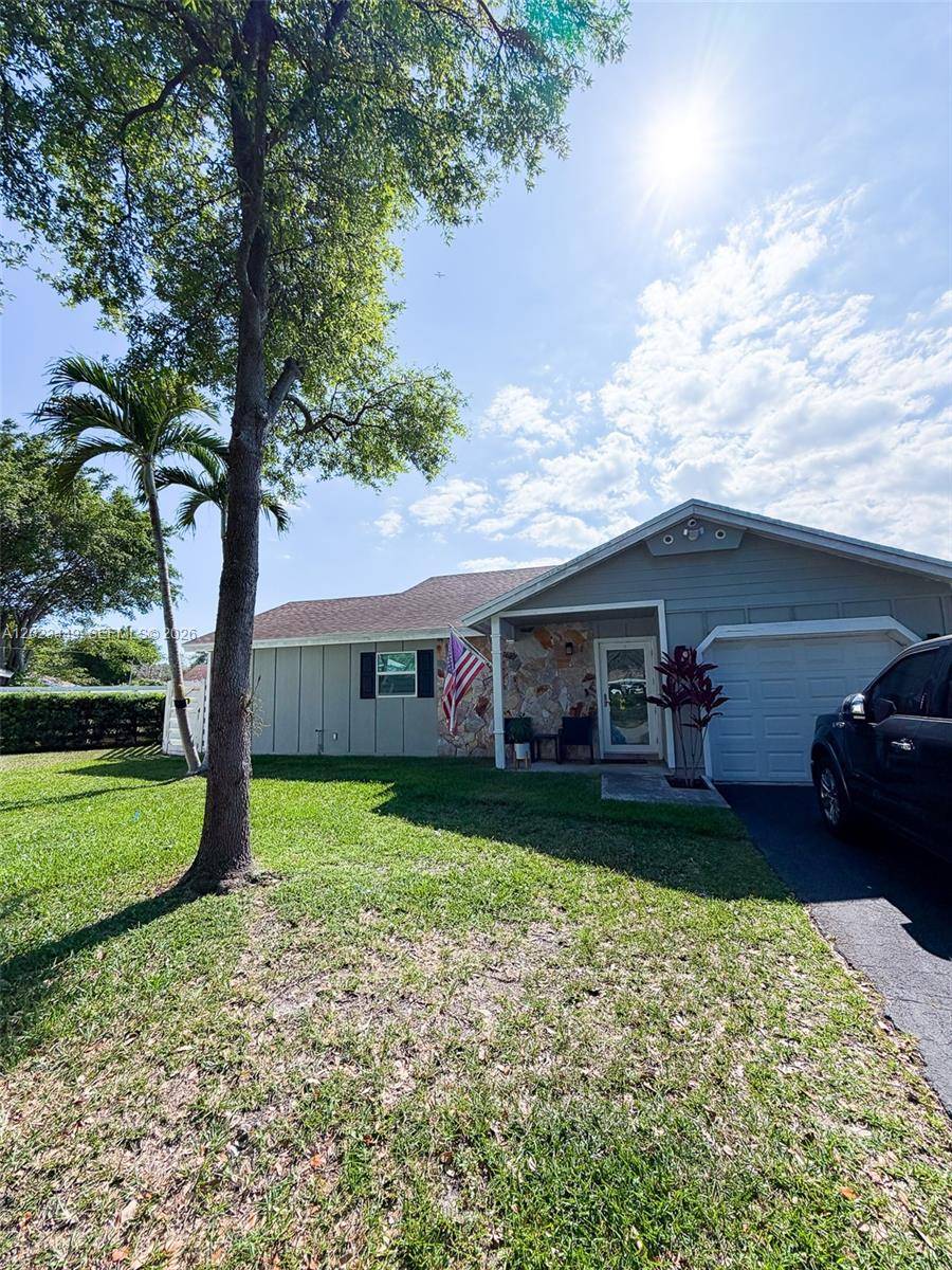 14552 SW 142nd PlMiami - Single Family-Annual,House condo unit 14552 - picture