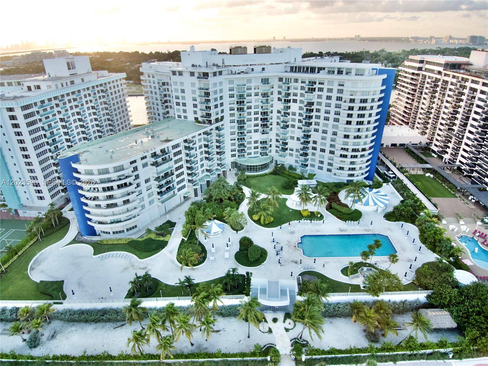 5151 Collins AveMiami Beach - Condo/Co-Op/Seasonal,Condo condo unit 428 - picture