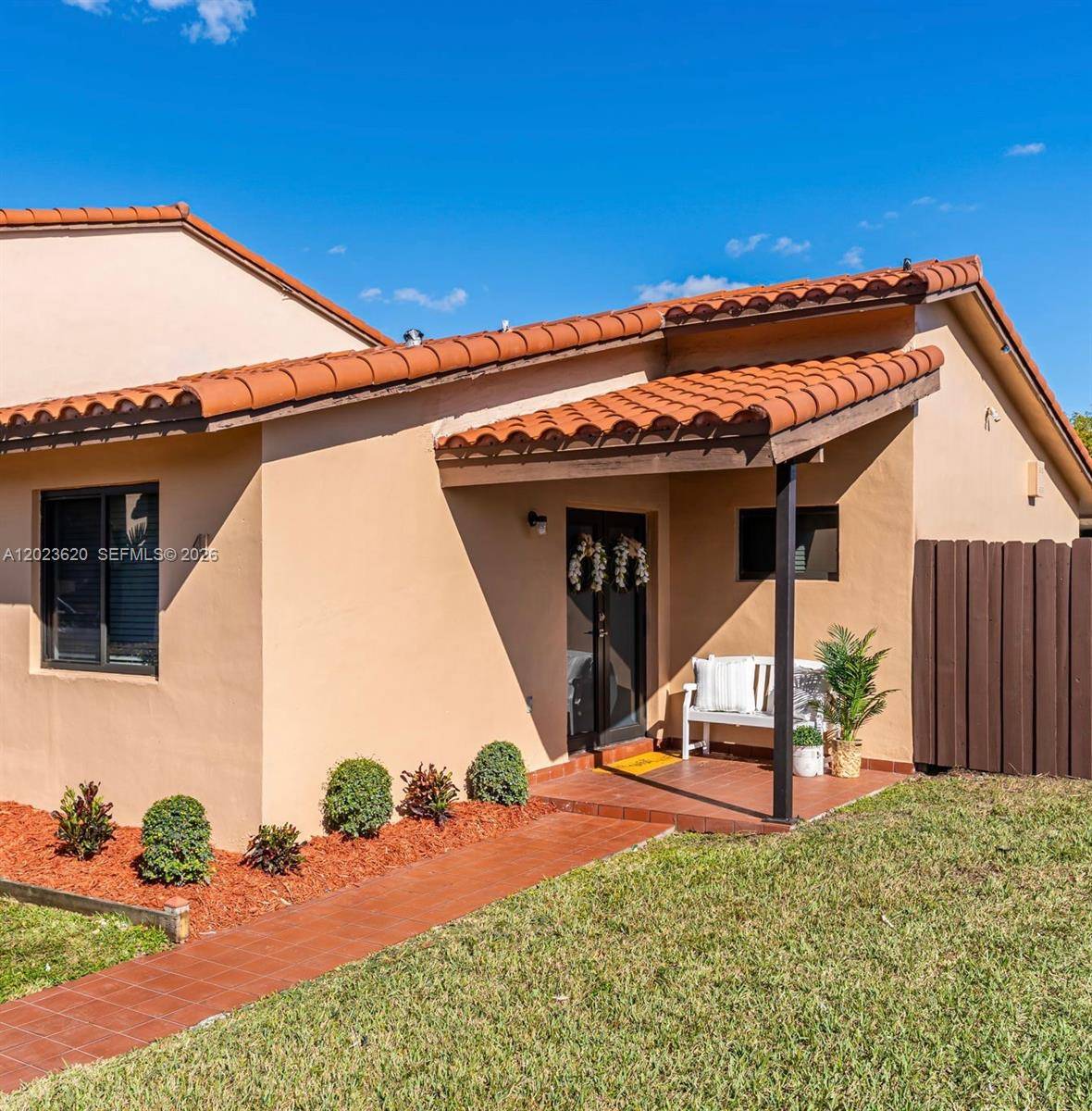 3815 SW 82nd AveMiami - Townhouse/Villa-Annual,Townhouse condo unit 41 - picture