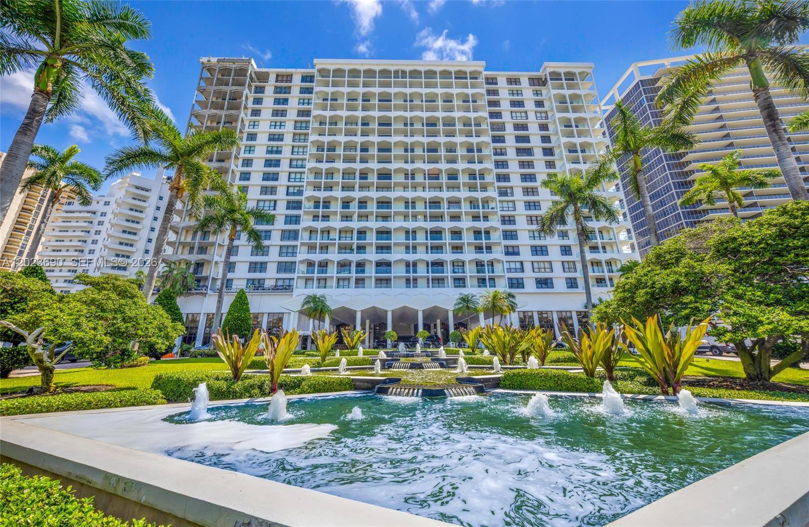 9801 Collins AveBal Harbour - Condo/Co-Op/Annual,Condo condo unit 11M - picture