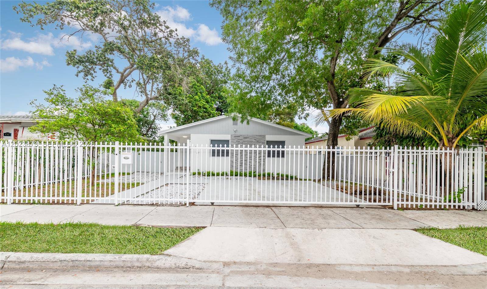 4727 NW 5th AveMiami - Single Family-Annual,House condo unit 4727 - picture