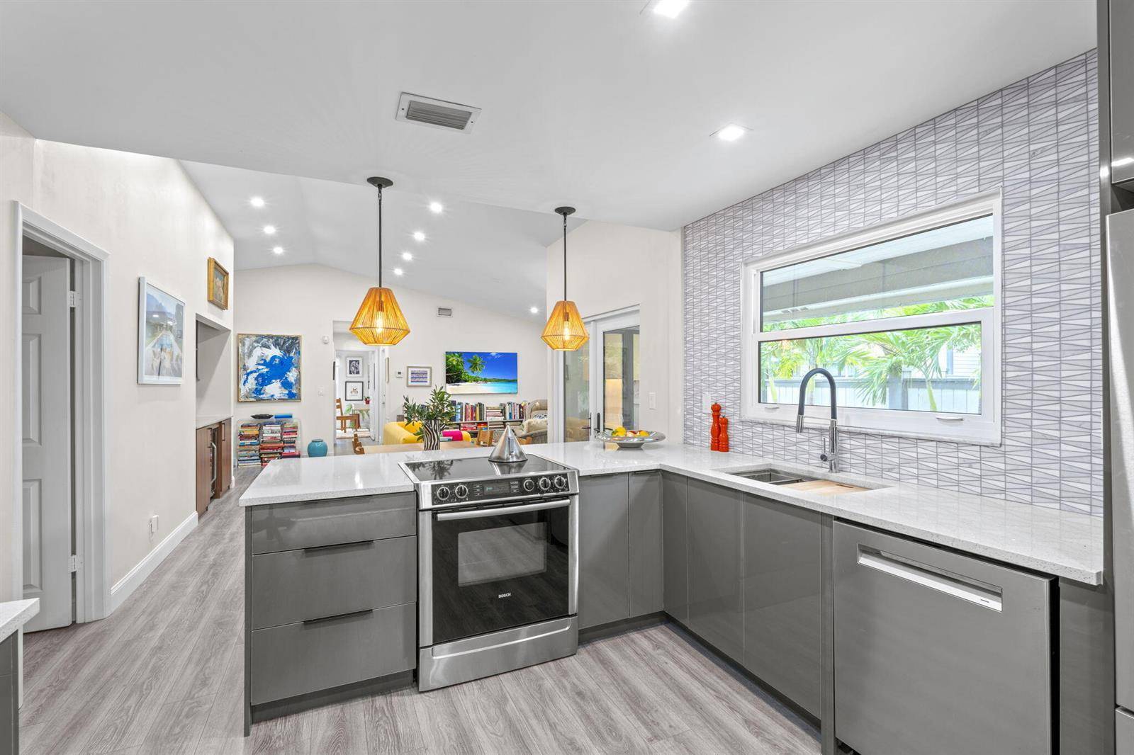 2474 Bedford MewsWellington - picture