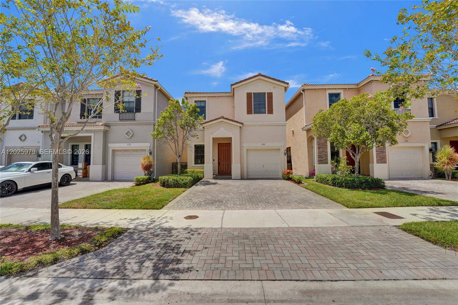 650 NE 191st TerMiami - picture