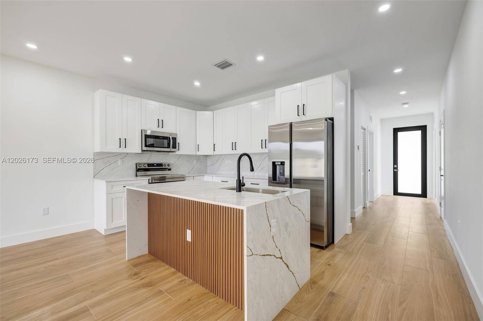 11086 SW 219 STGoulds - picture