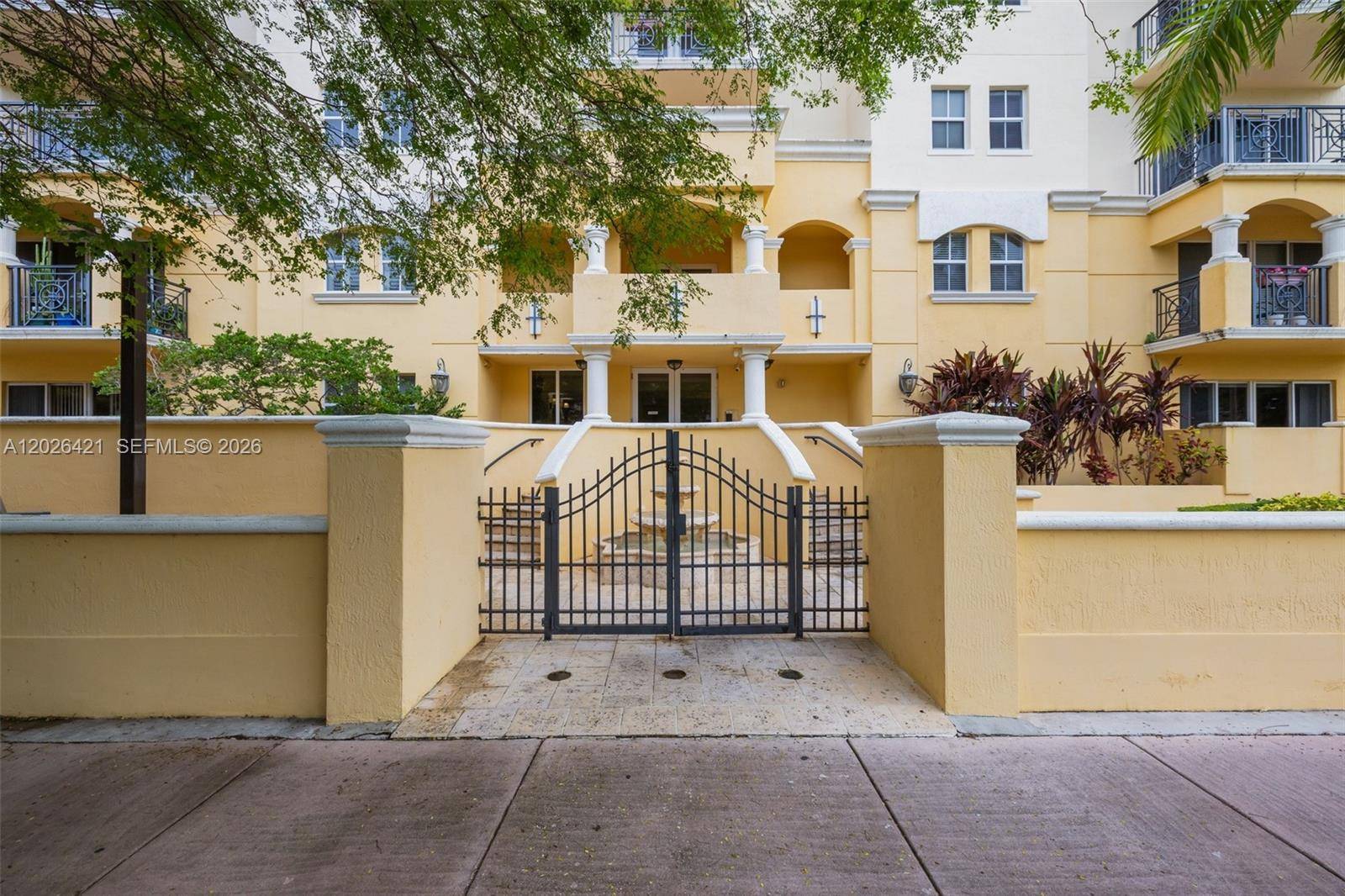 101 Sidonia AveCoral Gables - Condo/Co-Op/Annual,Condo condo unit 404 - picture