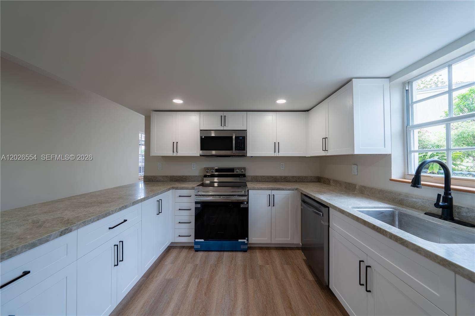 370 Flagami BlvdMiami - Single Family-Annual,House condo unit 370 - picture