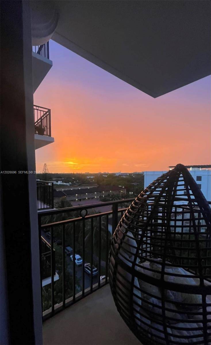 1300 Ponce De Leon BlvdCoral Gables - Condo/Co-Op/Annual,Condo condo unit 702 - picture