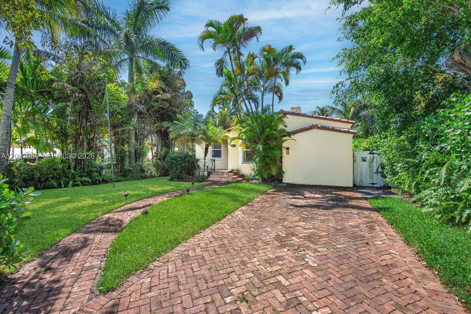 1870 SW 24th TerMiami - picture