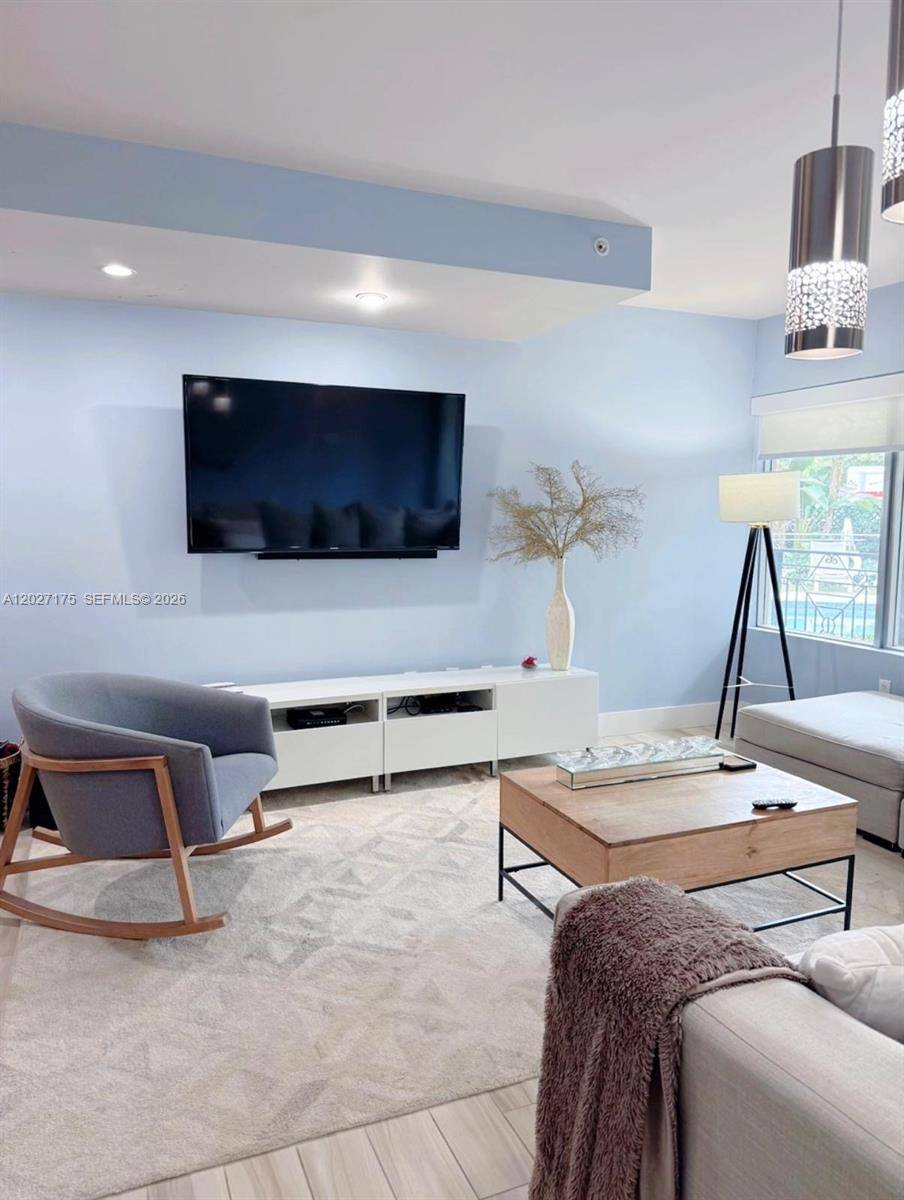 2135 Washington CtMiami Beach - Townhouse/Villa-Annual,Condo condo unit 7 - picture