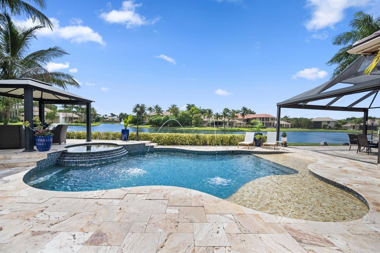 10771 VersaillesWellington - picture