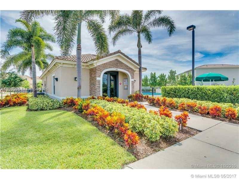 311 NE 194th LnMiami - Townhouse/Villa-Annual,Townhouse condo unit 311 - picture
