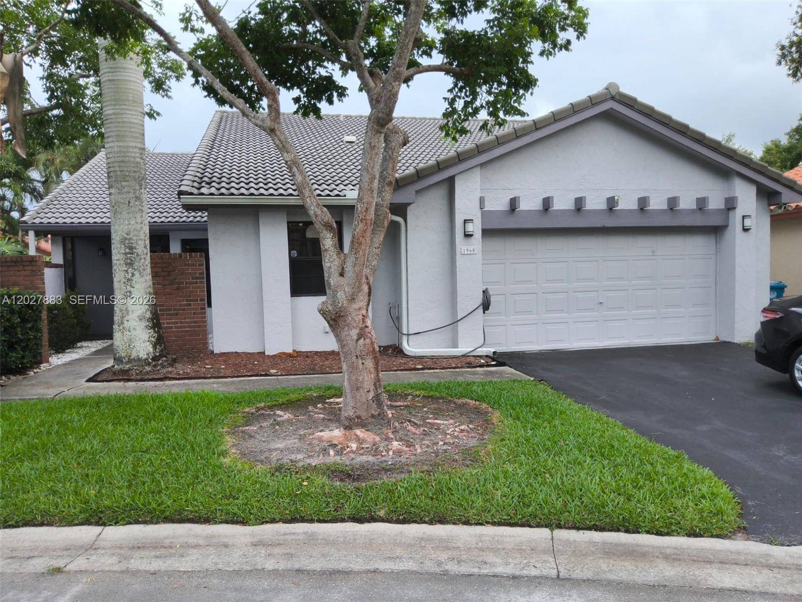 1960 SacramentoWeston - Single Family-Annual,House condo unit 1960 - picture
